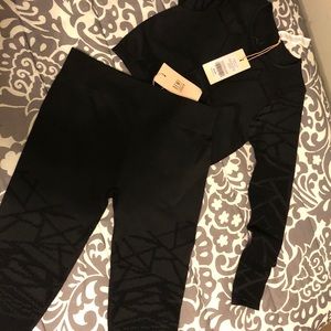 *NEW* Demi Lovato Workout Outfit